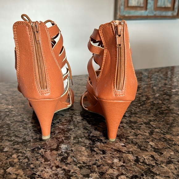 Charles Albert cognac wedge peep toe bootie sandal NIB 9 - Picture 5 of 9